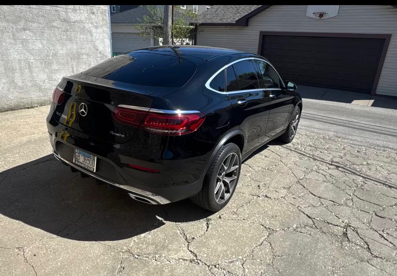 Mercedes-Benz GLC 300 Coupe photo 3