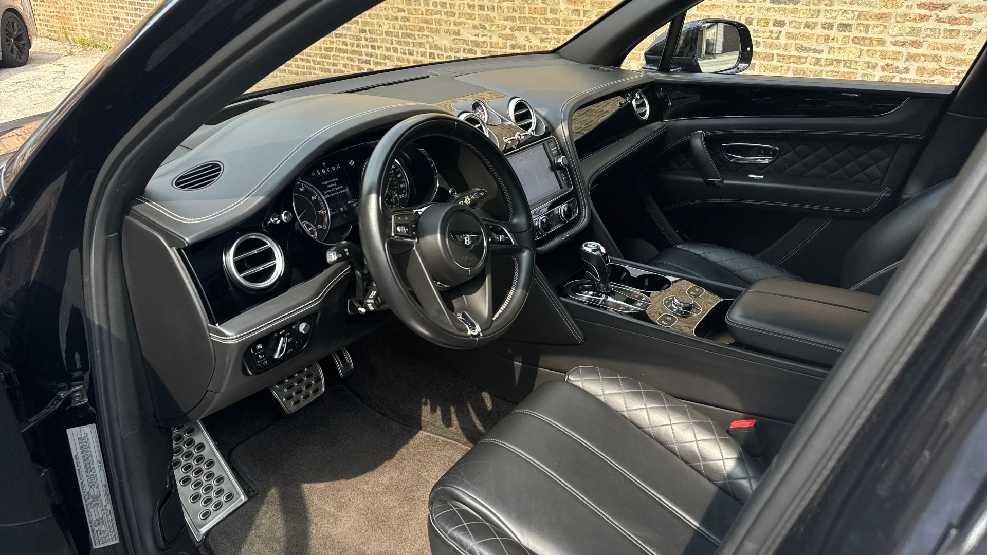 Bentley Bentayga photo 4