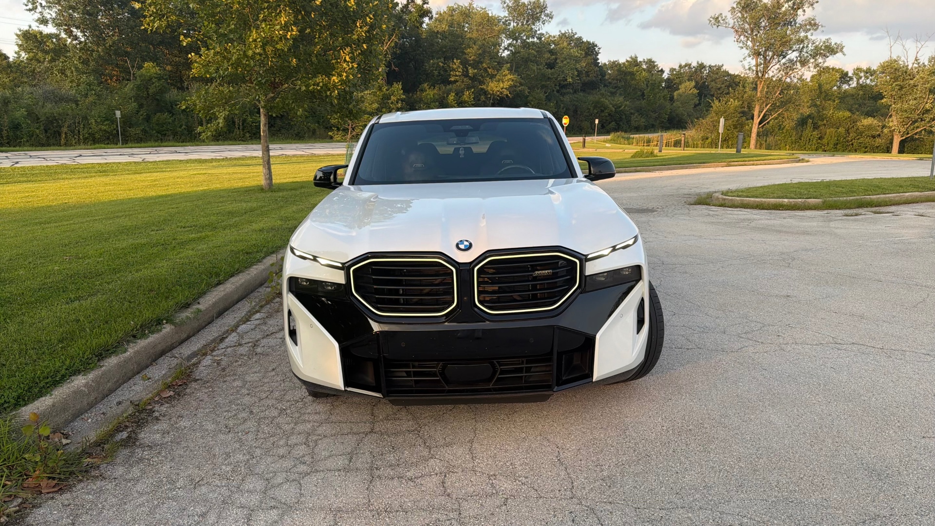 BMW XM photo 2