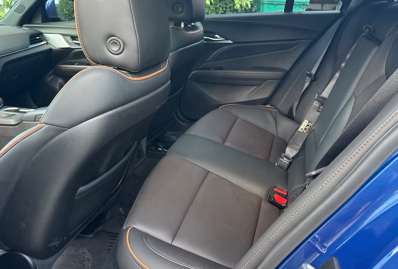 Cadillac CT4 350T photo 5